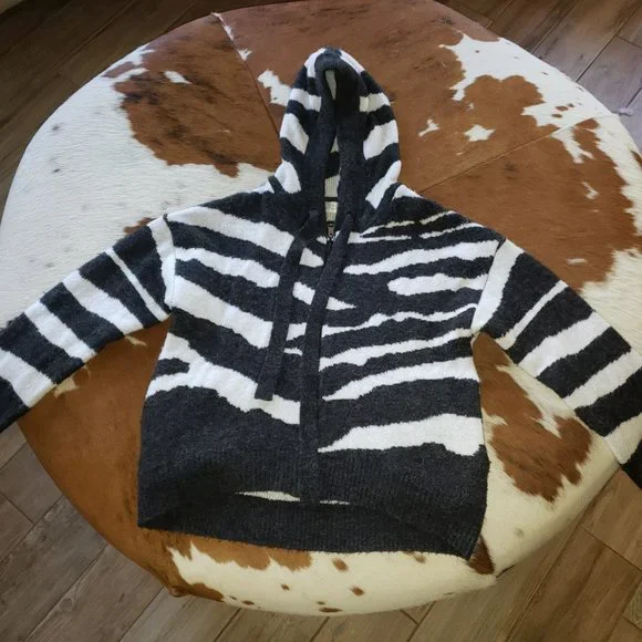 Women's wool sweater jacket with hoodie zebra print w/zipper black and white - Picture 2 of 6